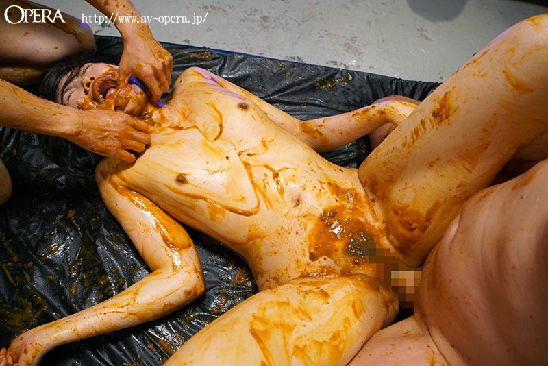 ビチグソ☆貧乳女子に食糞を強要してスカトロセックスを楽しもう