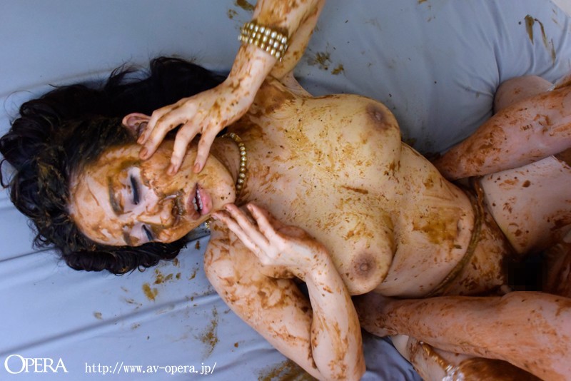 【懲戒免職】けしからん！現役女教師がスカトロAVに出まくり！？